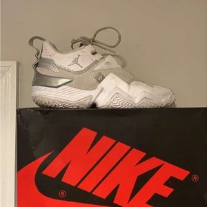 Jordan Westbrook 1 size 9 mens or 10.5 womens.
